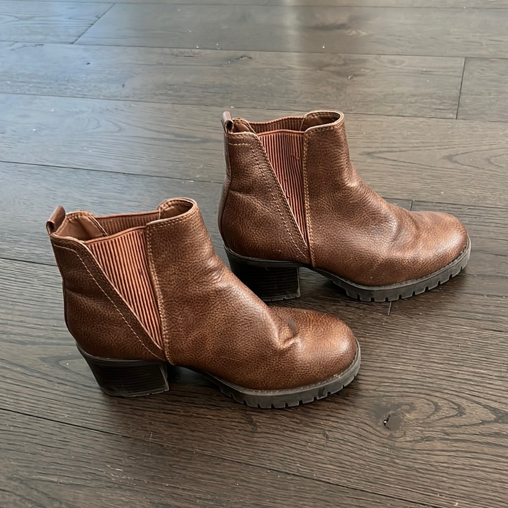 Brown Faux leather boots by MIA 🦋